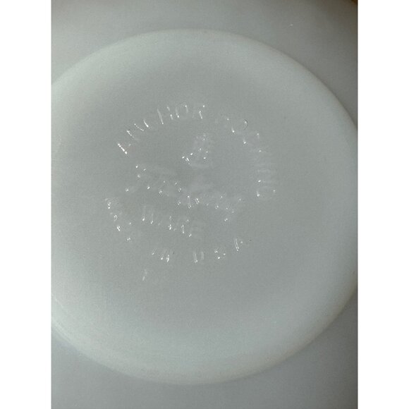 Anchor Hocking Fire King Swirl Cups And Saucers White Milk Glass 22k Gol… - Picture 4 of 5